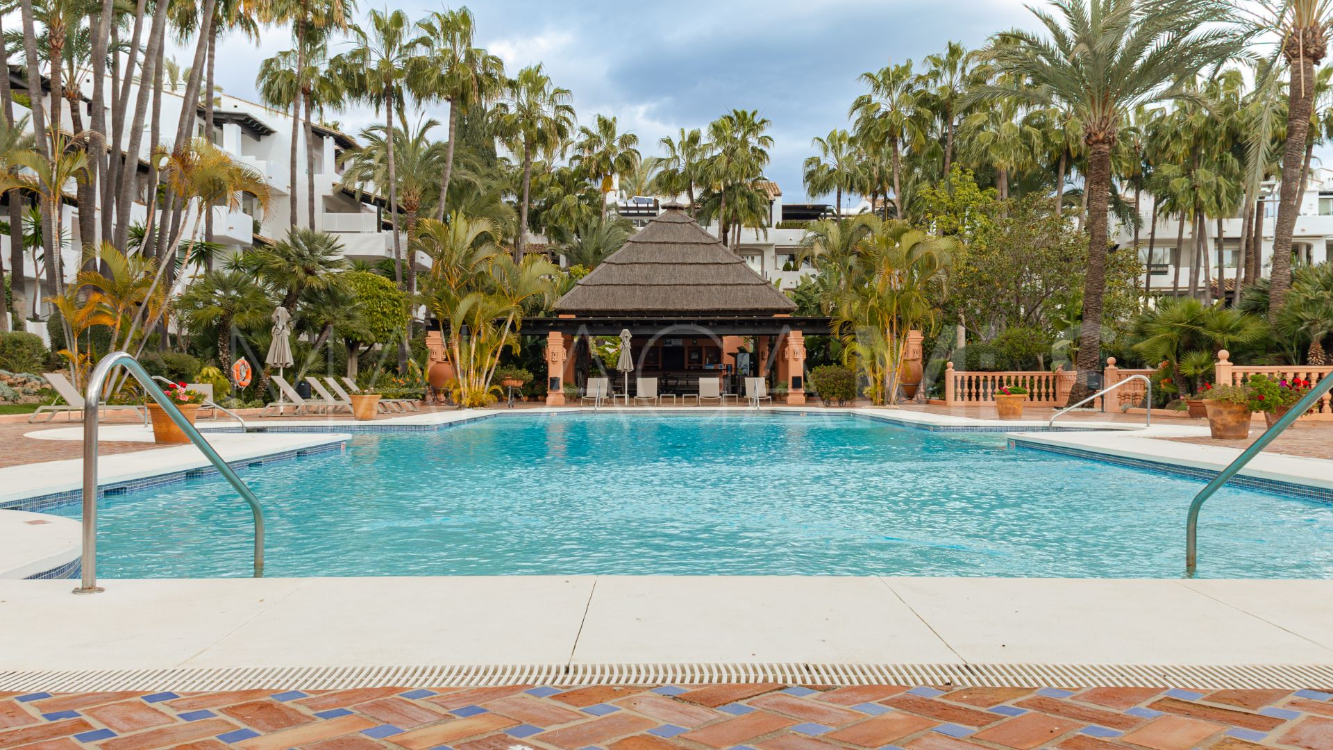 Marina Puente Romano, atico duplex a la venta with 4 bedrooms