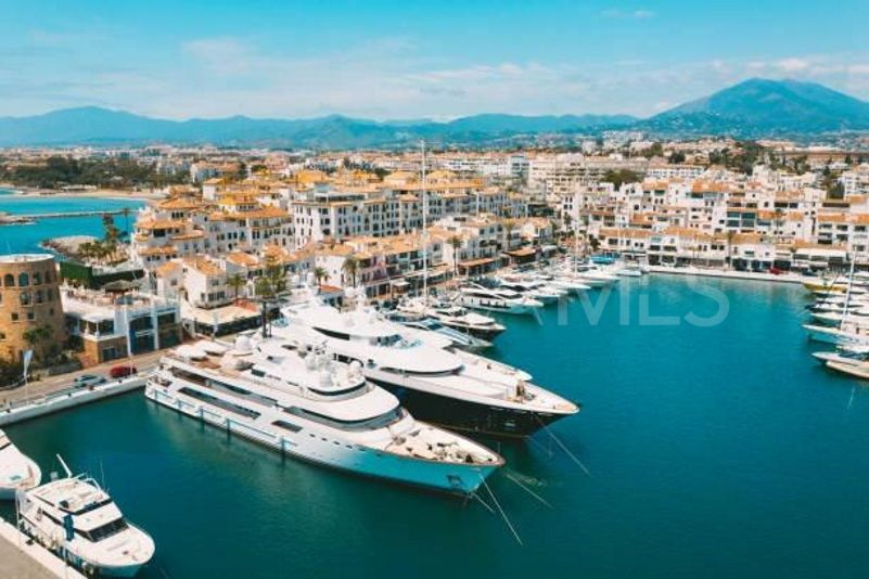 Marbella - Puerto Banus commercial premises for sale