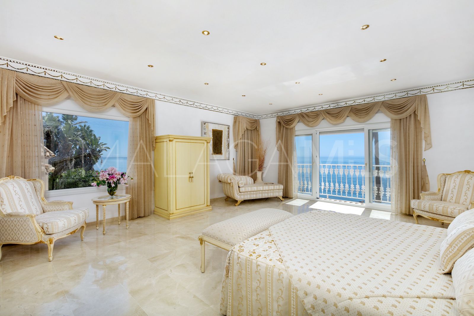 Marbesa 5 bedrooms house for sale