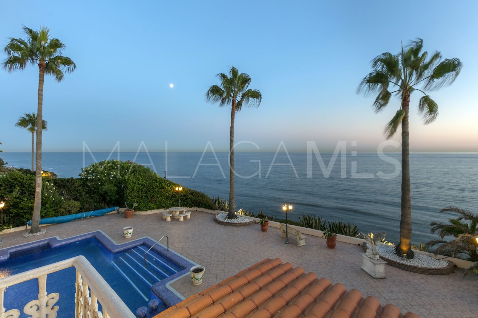 Marbesa 5 bedrooms house for sale