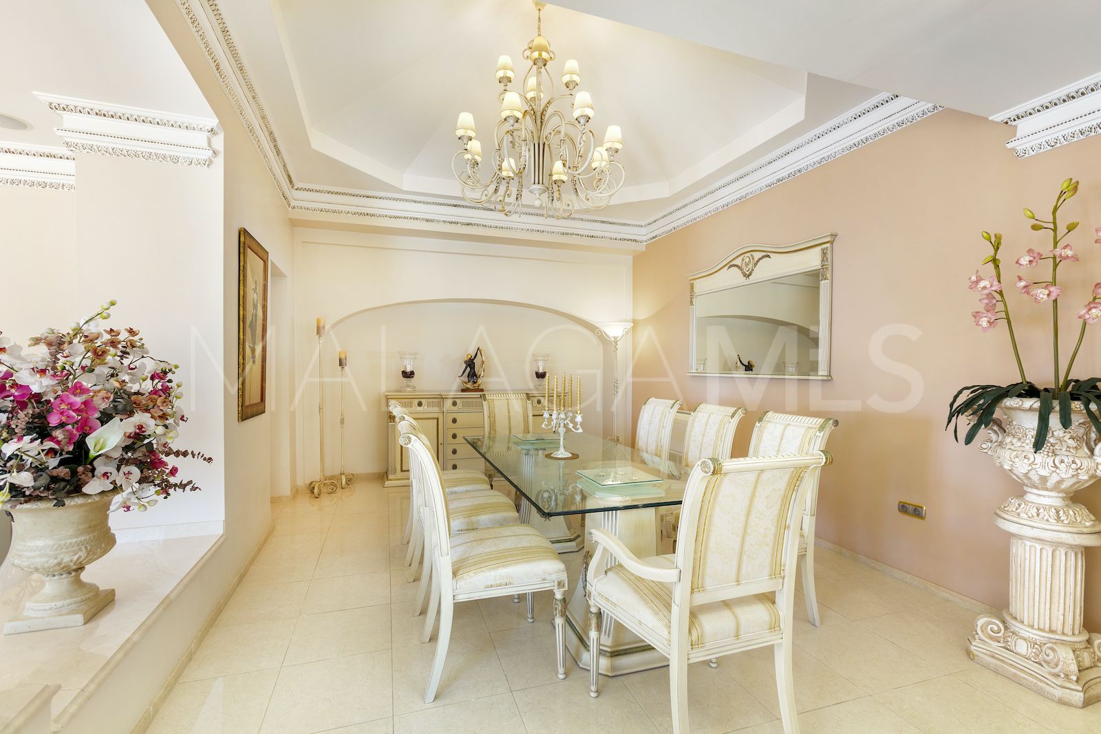 Marbesa 5 bedrooms house for sale