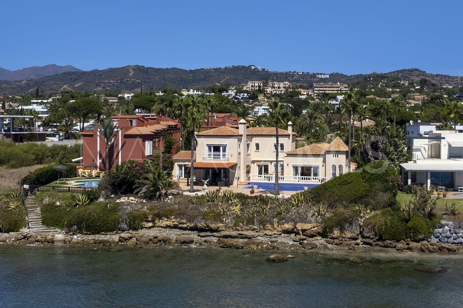Marbesa 5 bedrooms house for sale