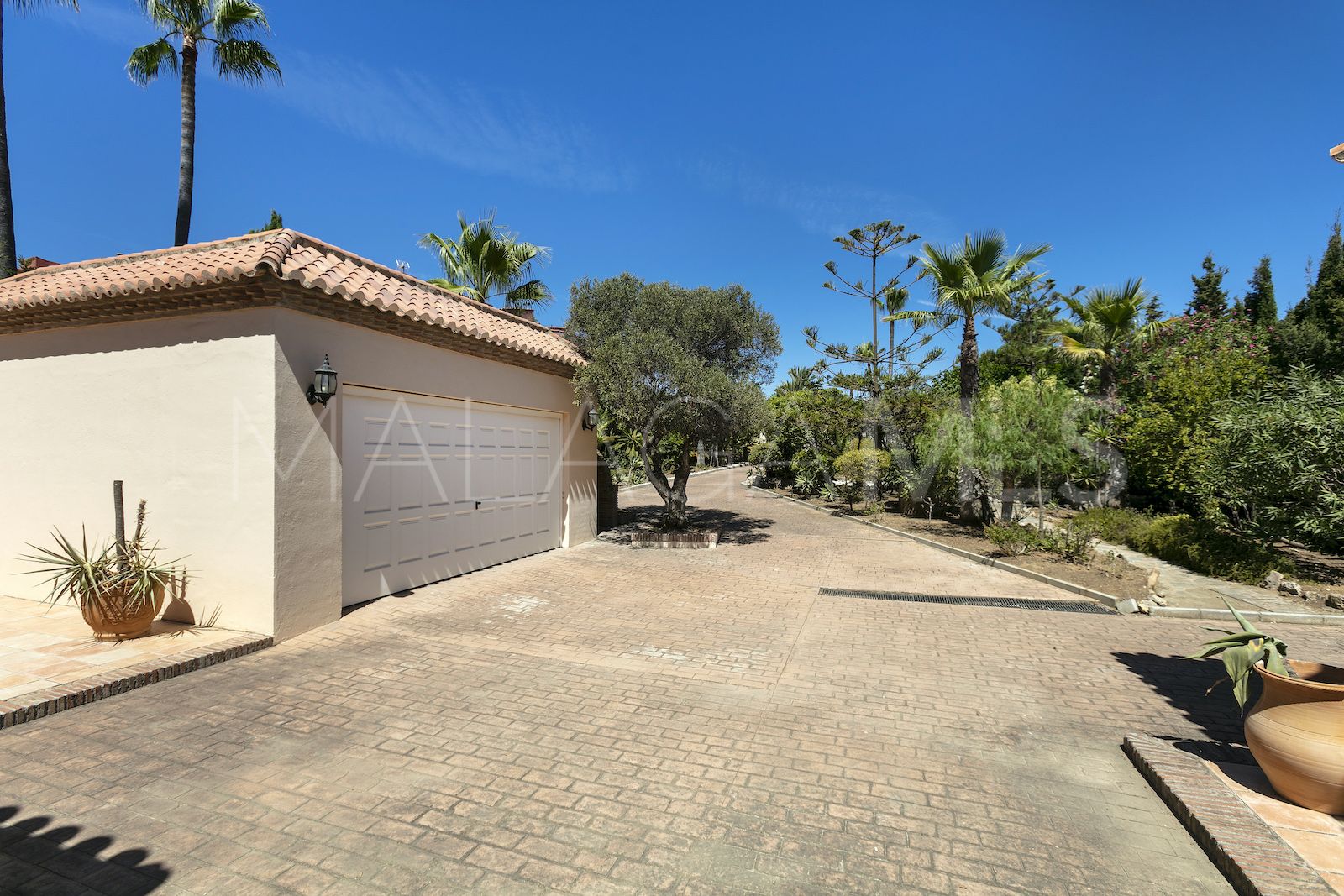 Marbesa 5 bedrooms house for sale