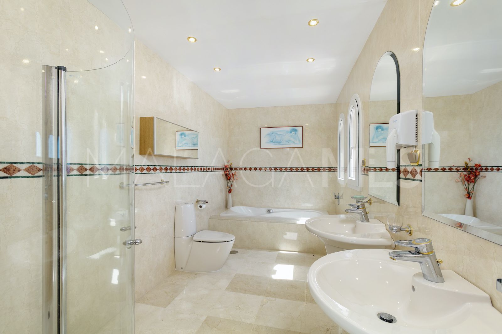 Marbesa 5 bedrooms house for sale