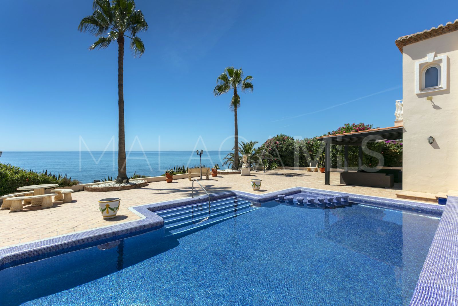 Marbesa 5 bedrooms house for sale