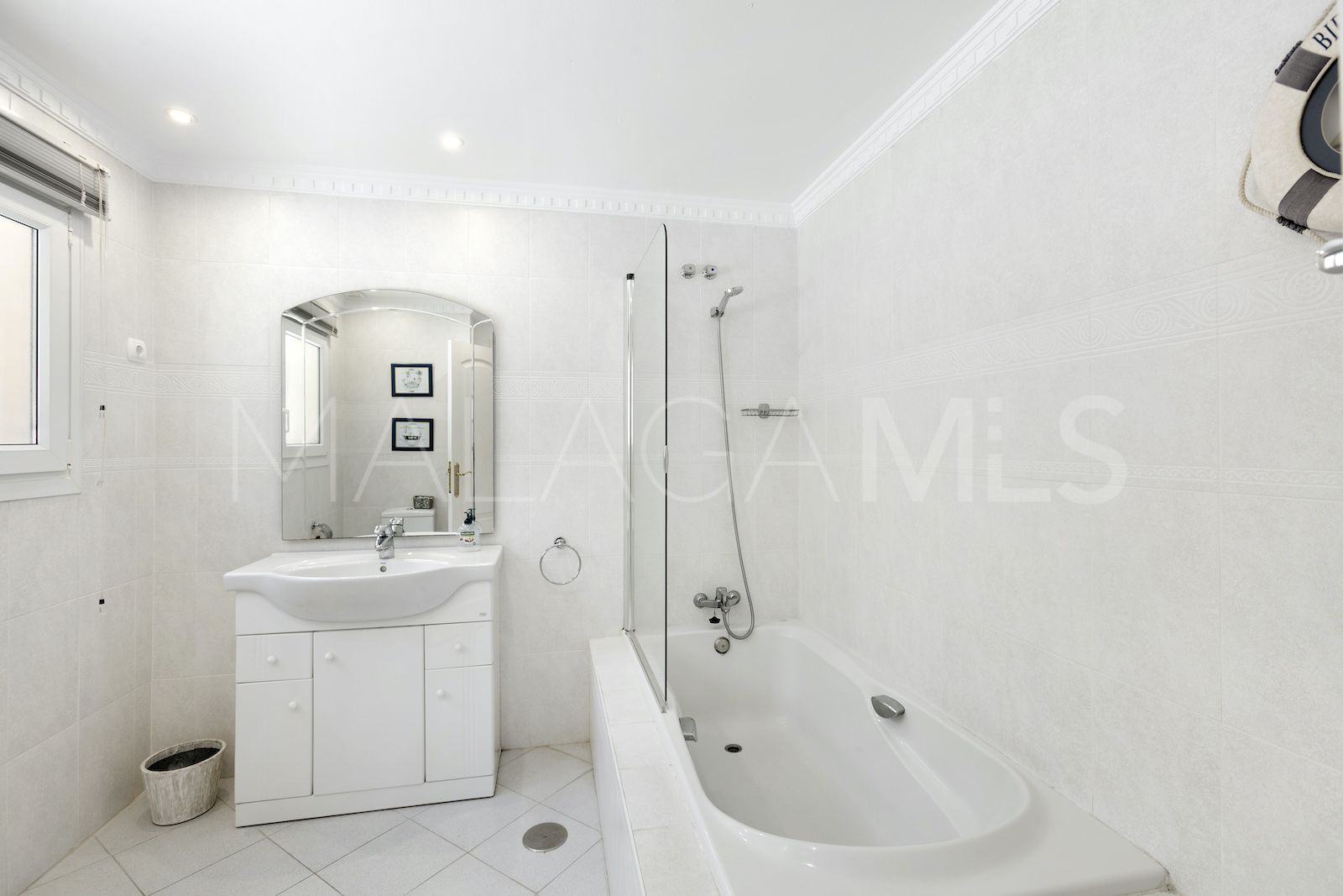Marbesa 5 bedrooms house for sale
