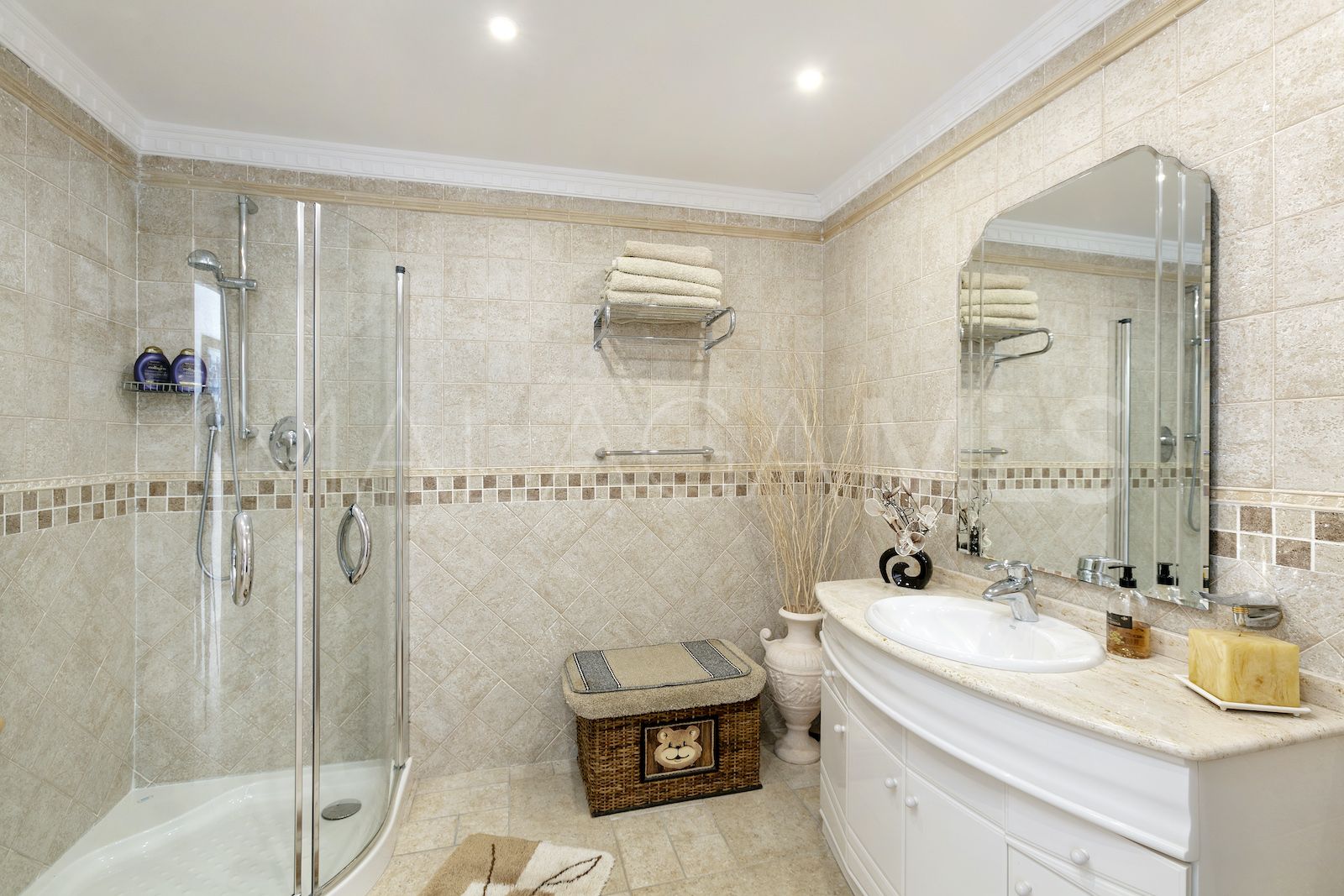 Marbesa 5 bedrooms house for sale
