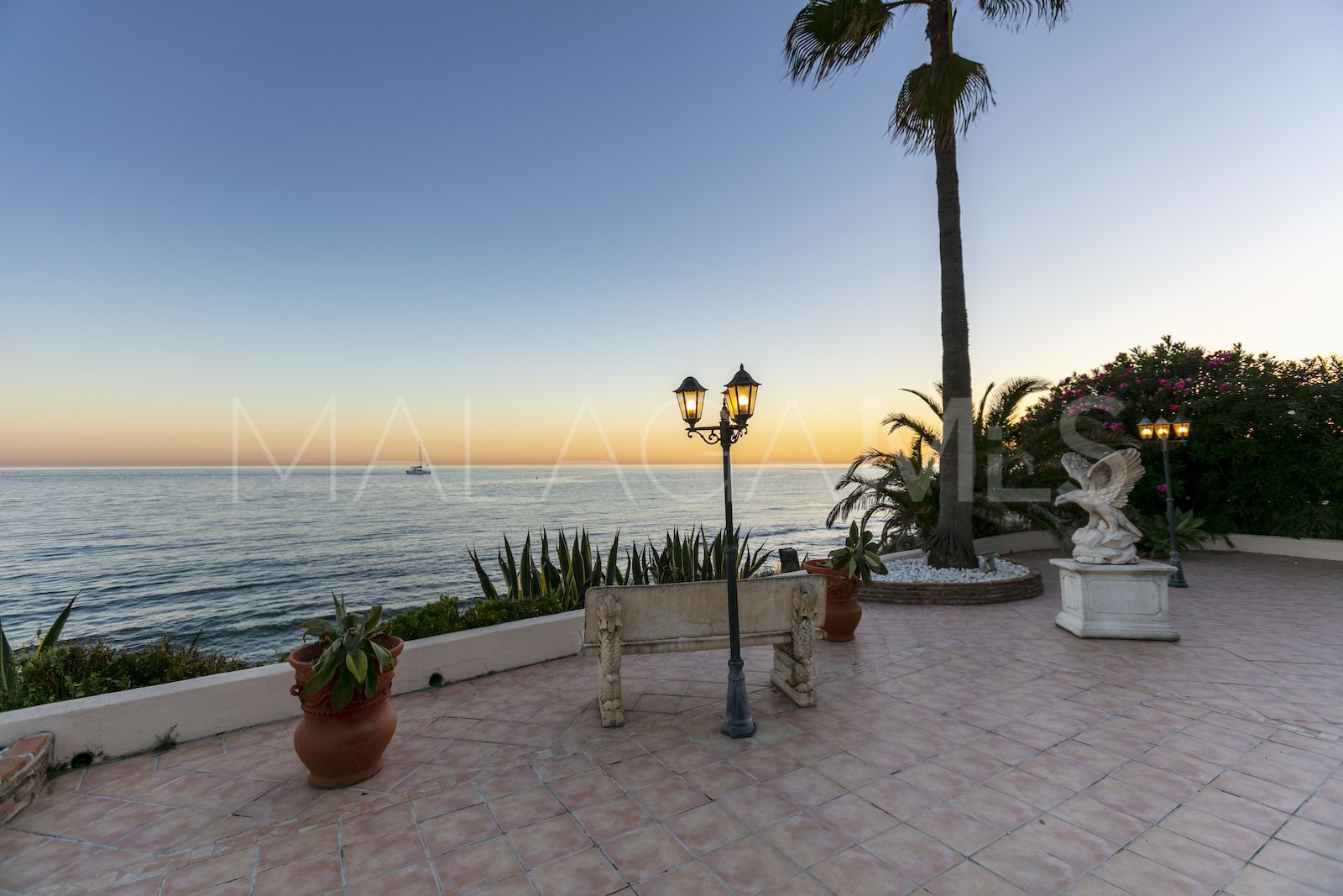Marbesa 5 bedrooms house for sale