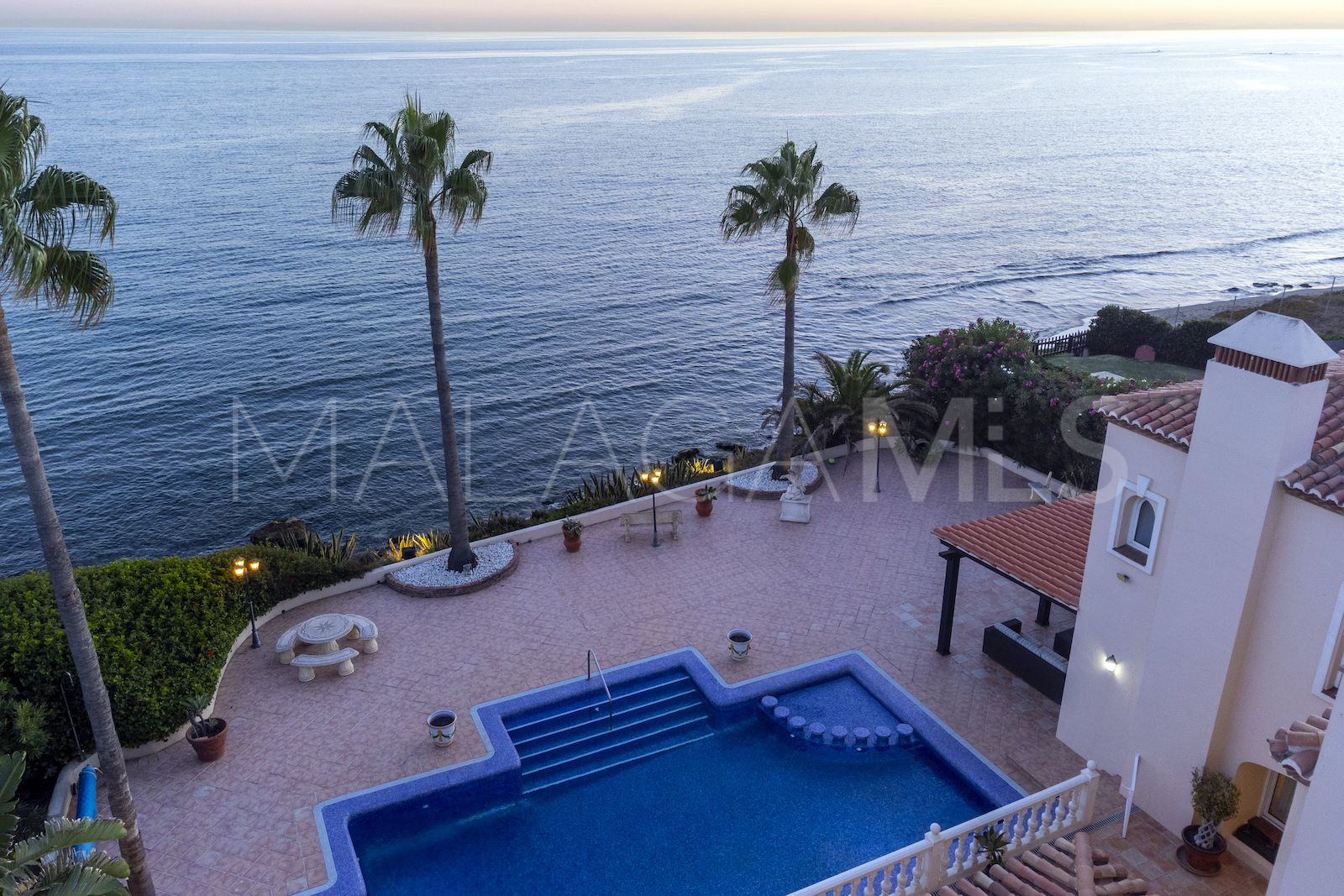 Marbesa 5 bedrooms house for sale