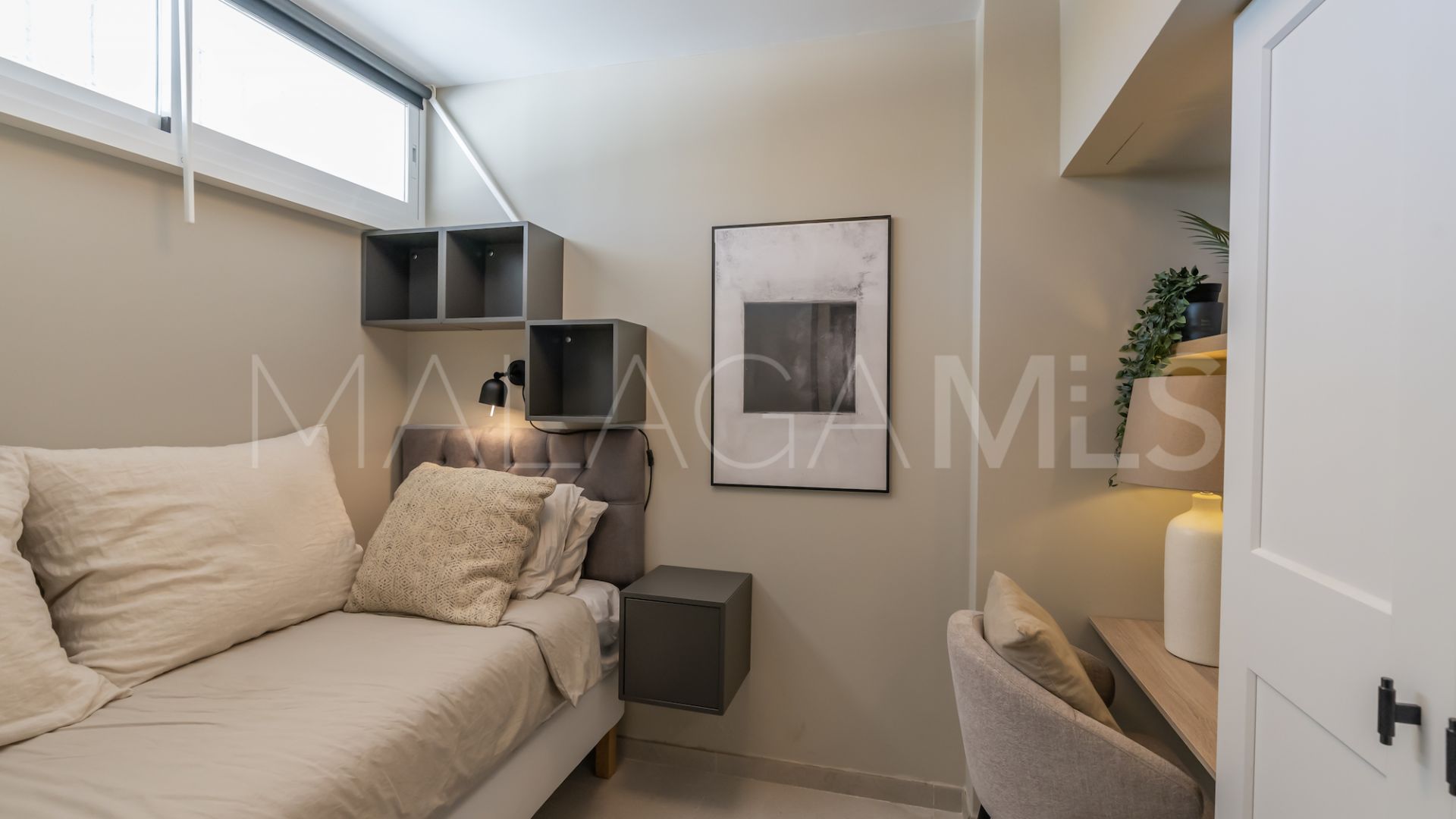 Appartement rez de chaussée for sale in Aloha Sur 32