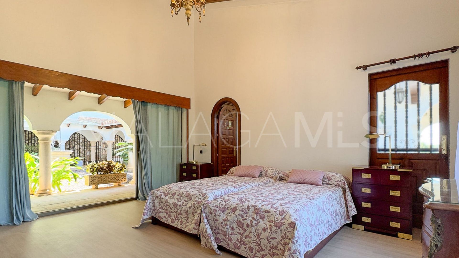 For sale 4 bedrooms house in El Rosario