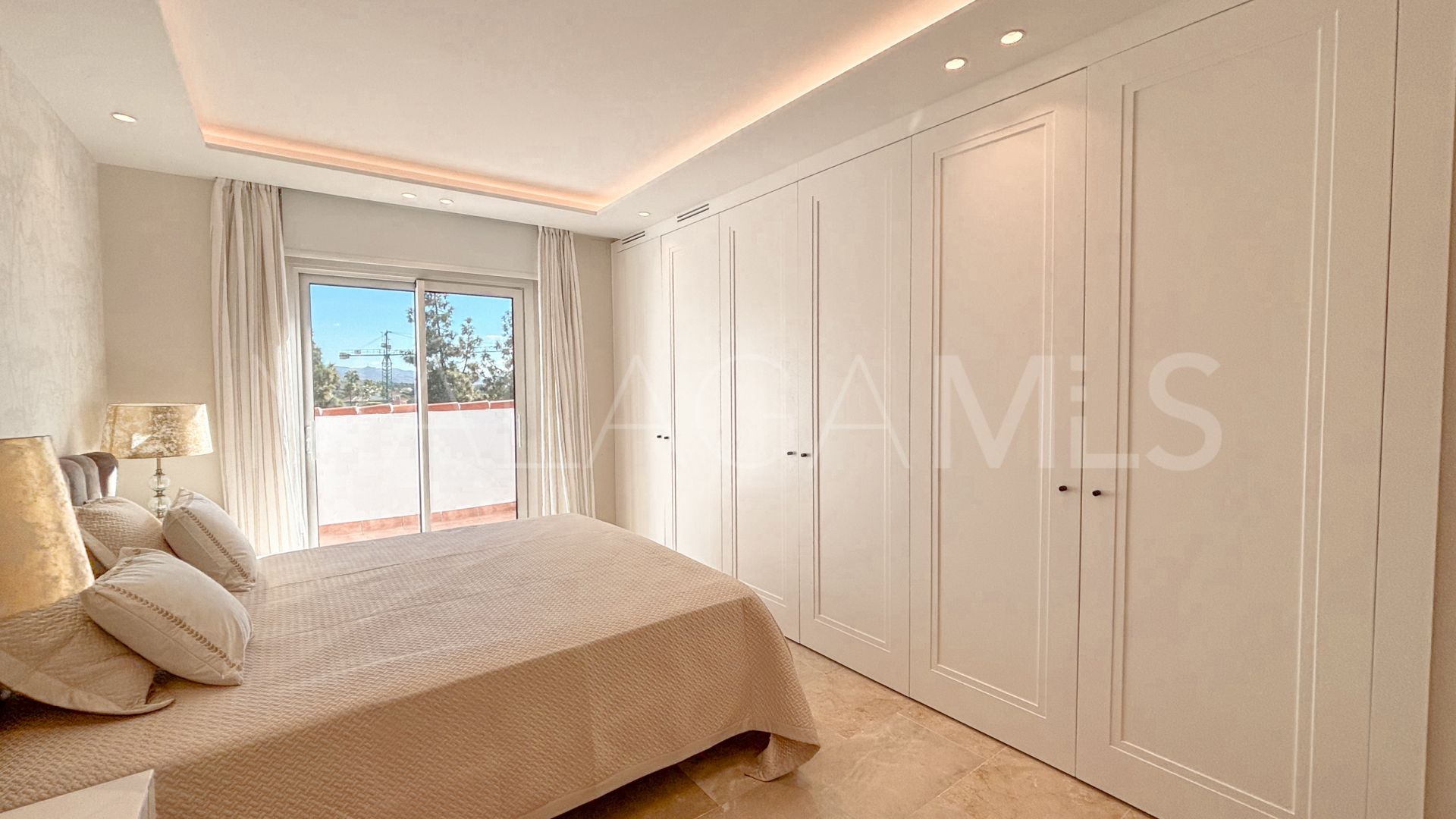 For sale duplex penthouse with 3 bedrooms in Coto Real