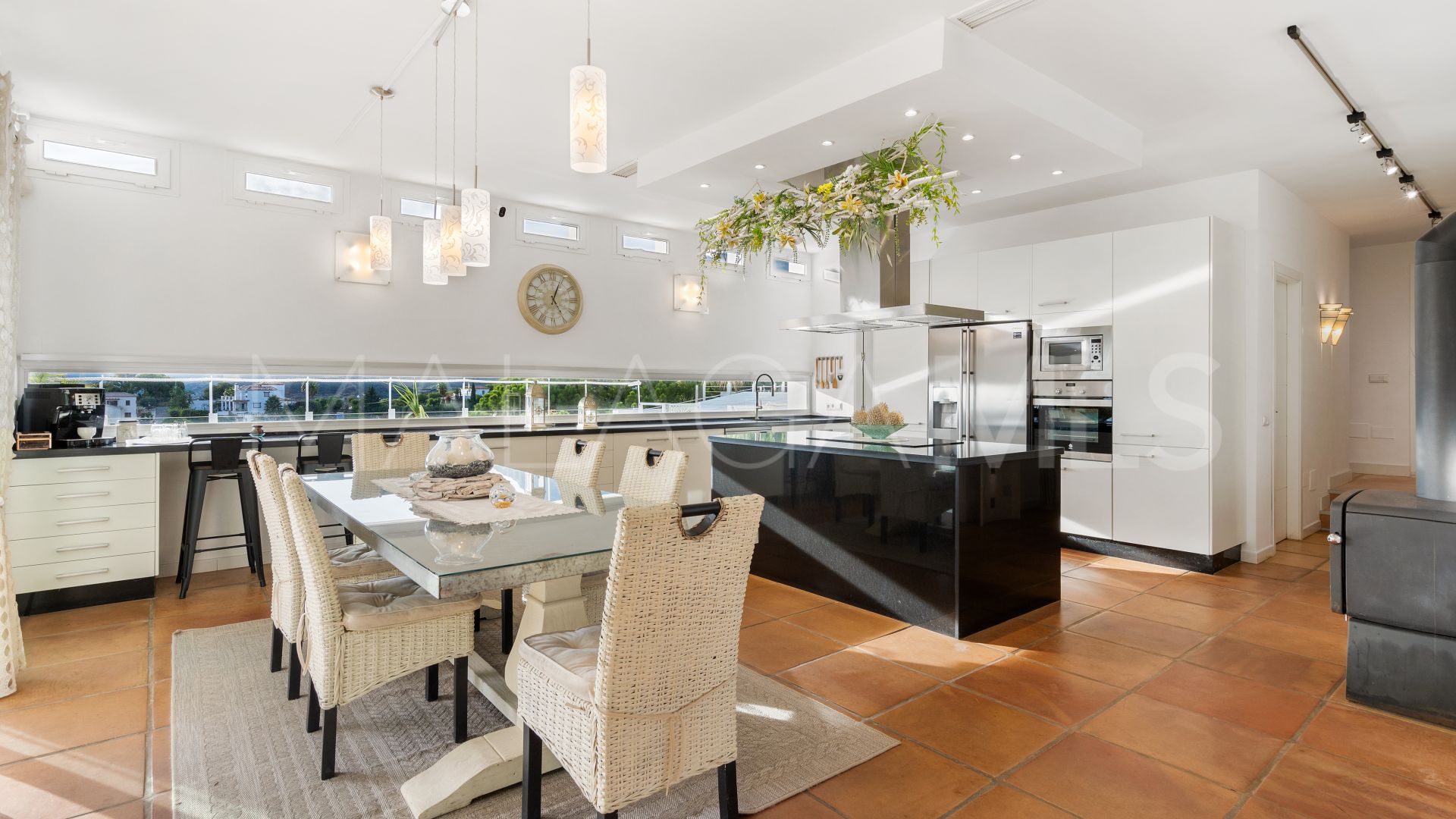 Altos de Estepona, mansion for sale de 7 bedrooms