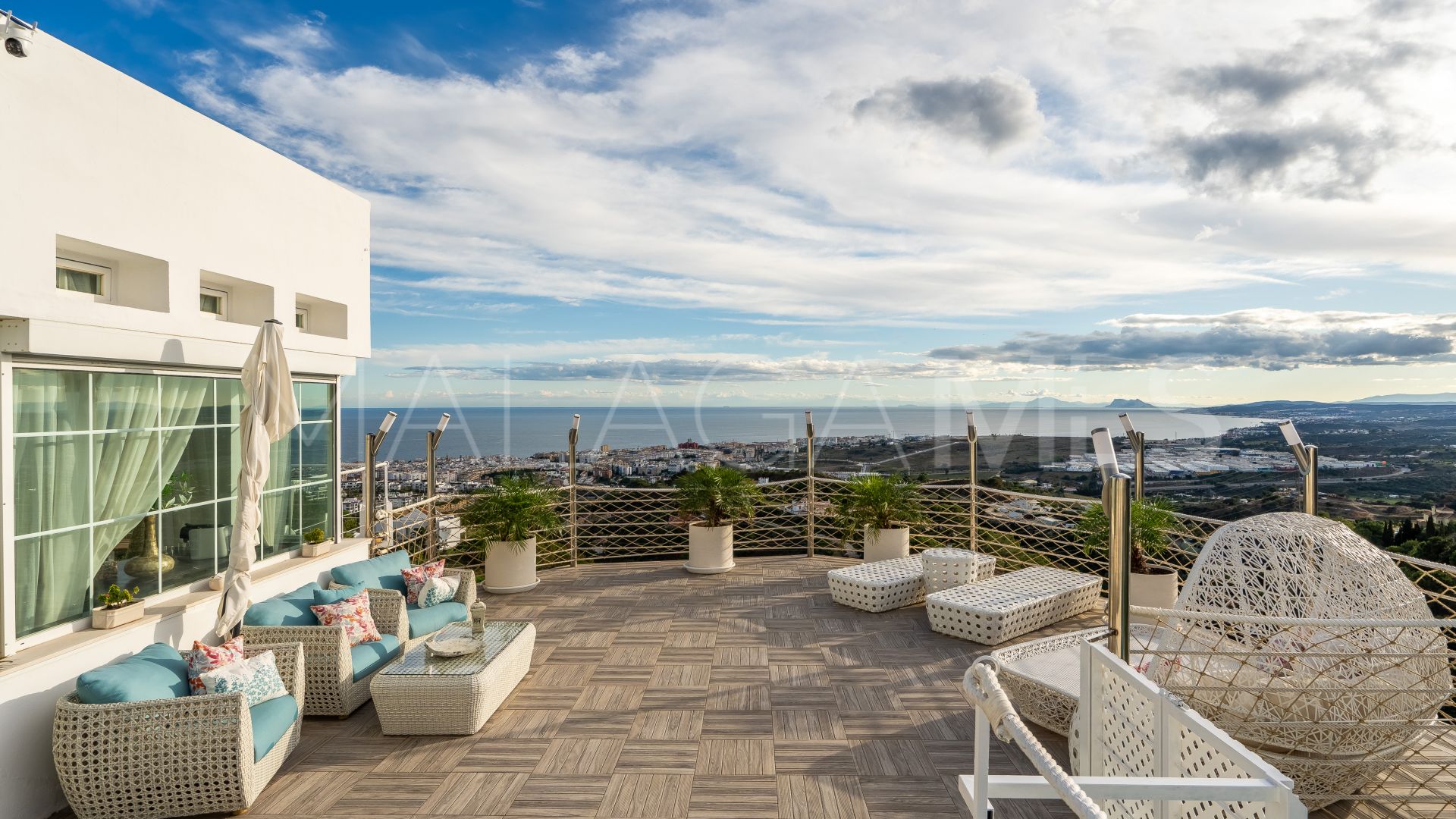 Altos de Estepona, mansion for sale de 7 bedrooms