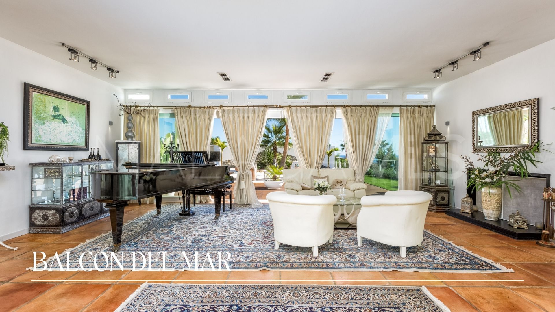 For sale villa with 7 bedrooms in Altos de Estepona