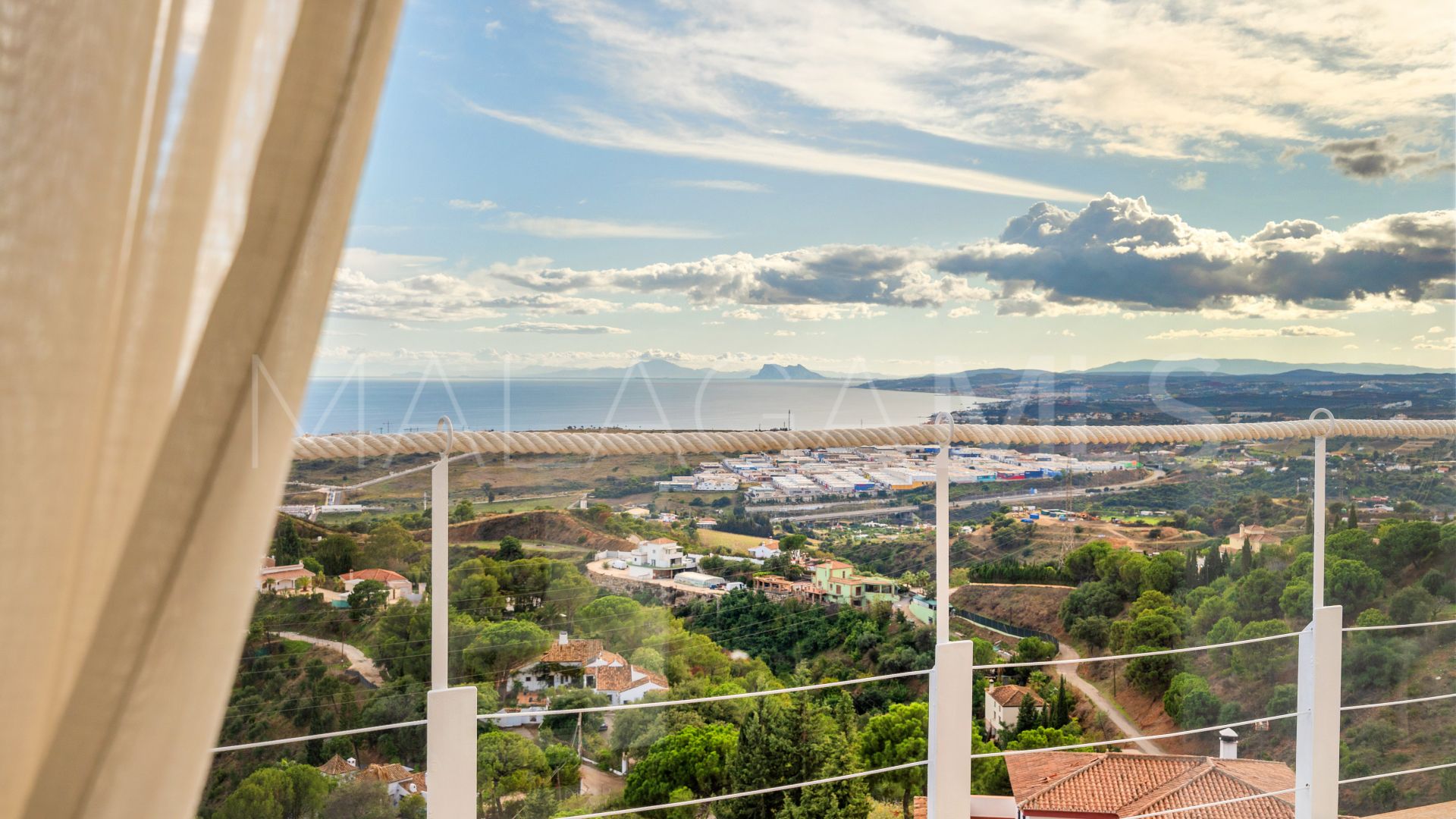 Altos de Estepona, mansion for sale de 7 bedrooms