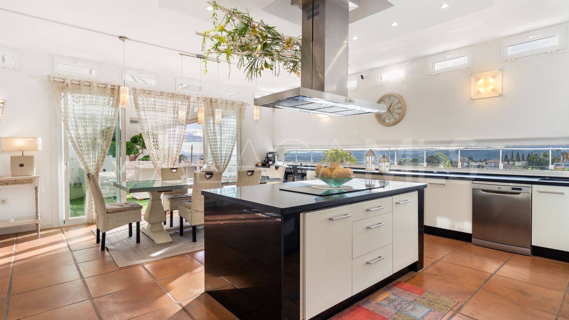 Altos de Estepona, mansion for sale de 7 bedrooms
