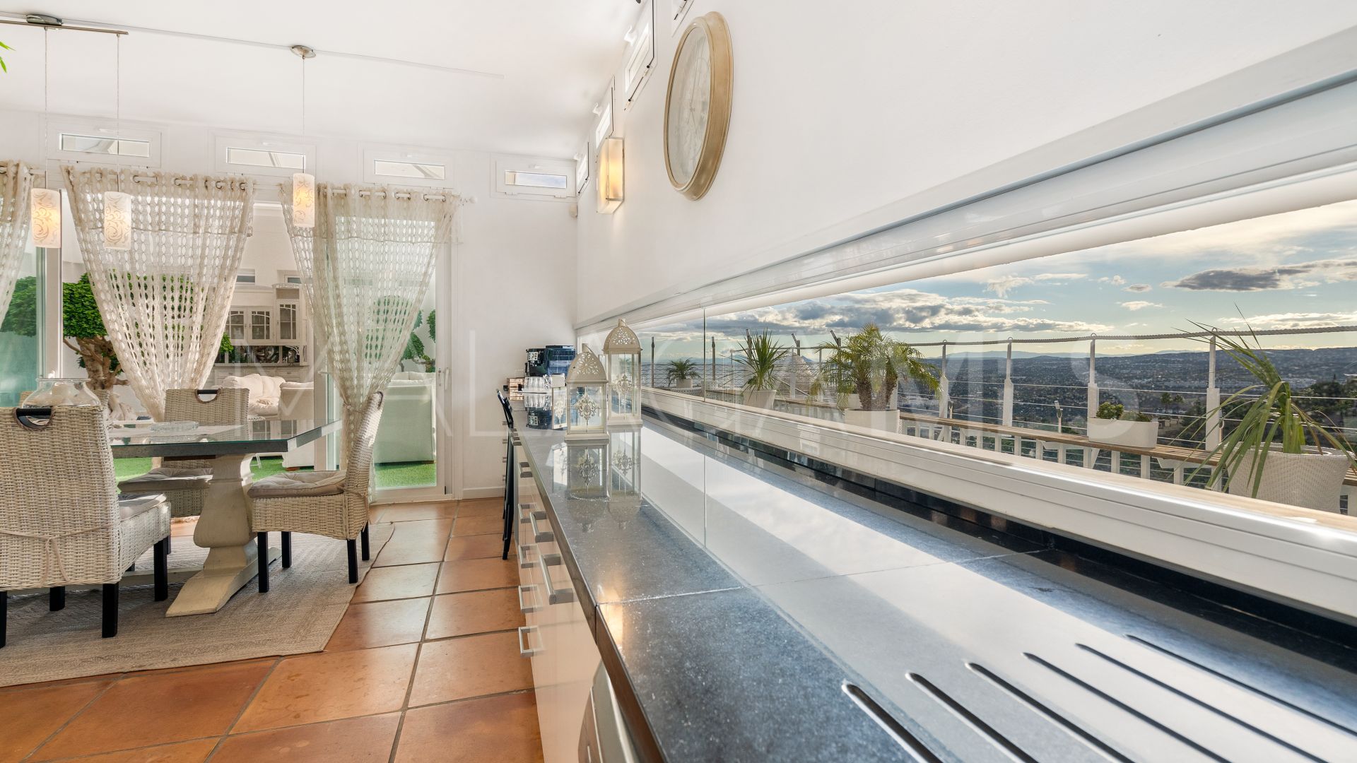 Altos de Estepona, mansion for sale de 7 bedrooms