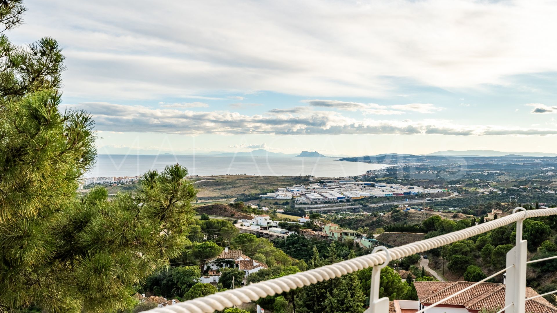 Altos de Estepona, mansion for sale de 7 bedrooms