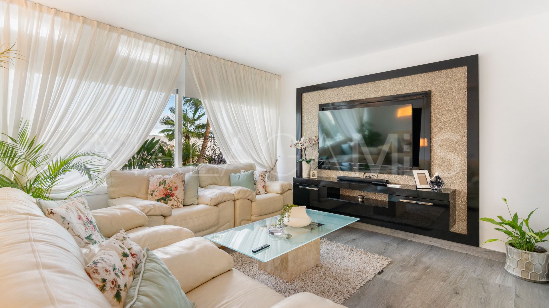 Altos de Estepona, mansion for sale de 7 bedrooms