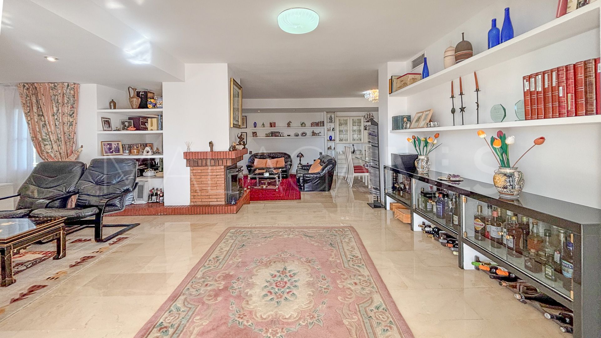 House for sale in Valdeolletas
