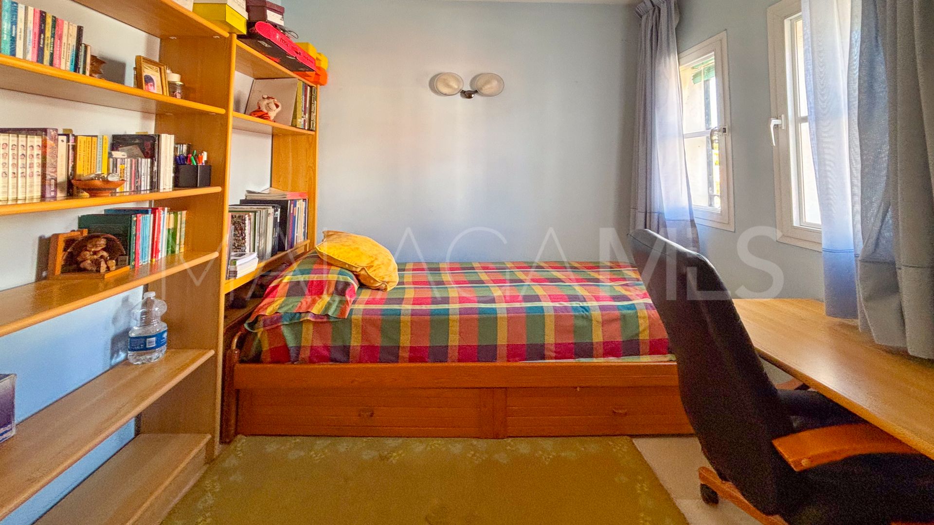 House for sale in Valdeolletas