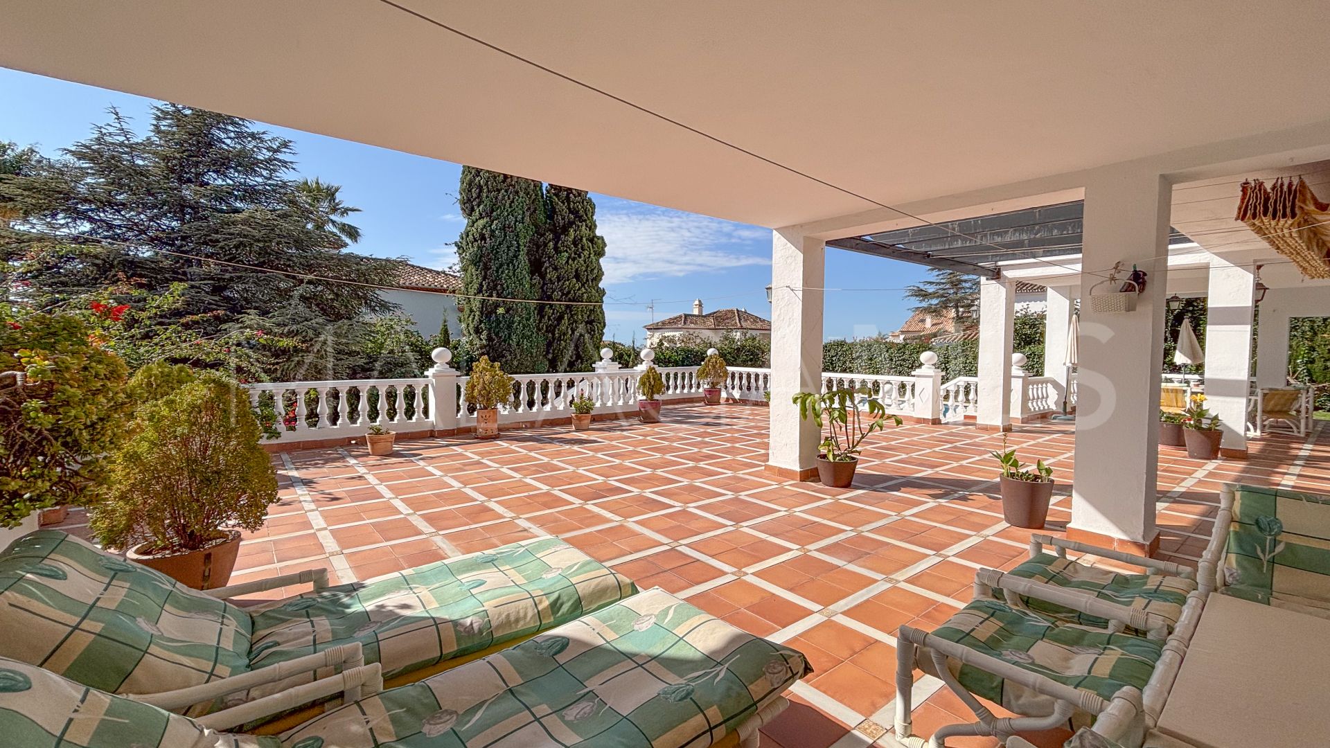 House for sale in Valdeolletas