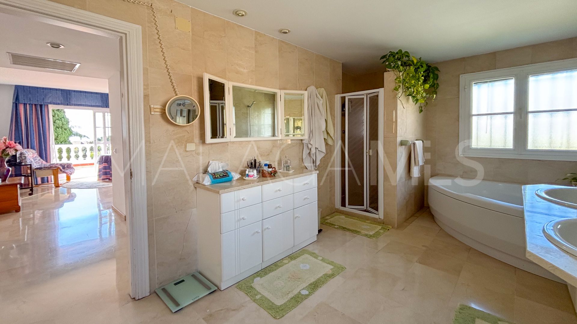 House for sale in Valdeolletas