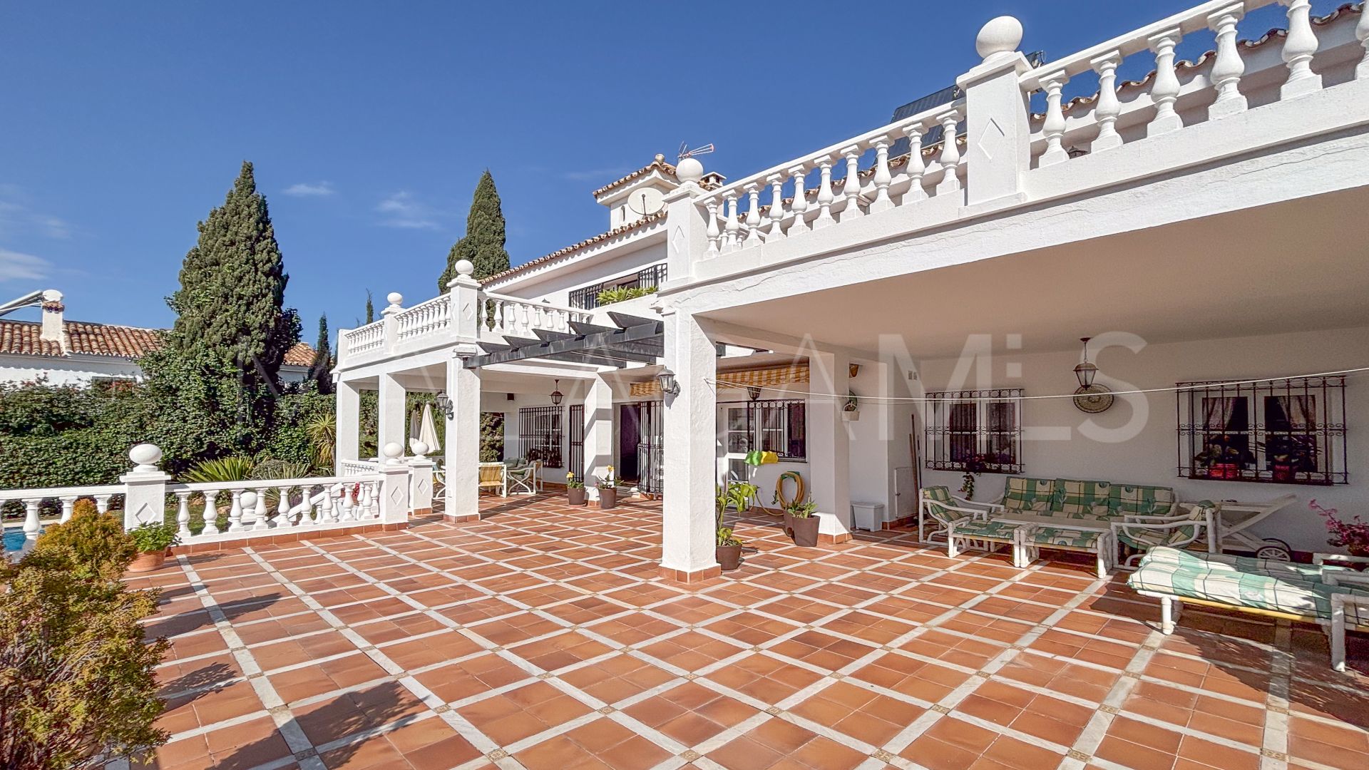 House for sale in Valdeolletas