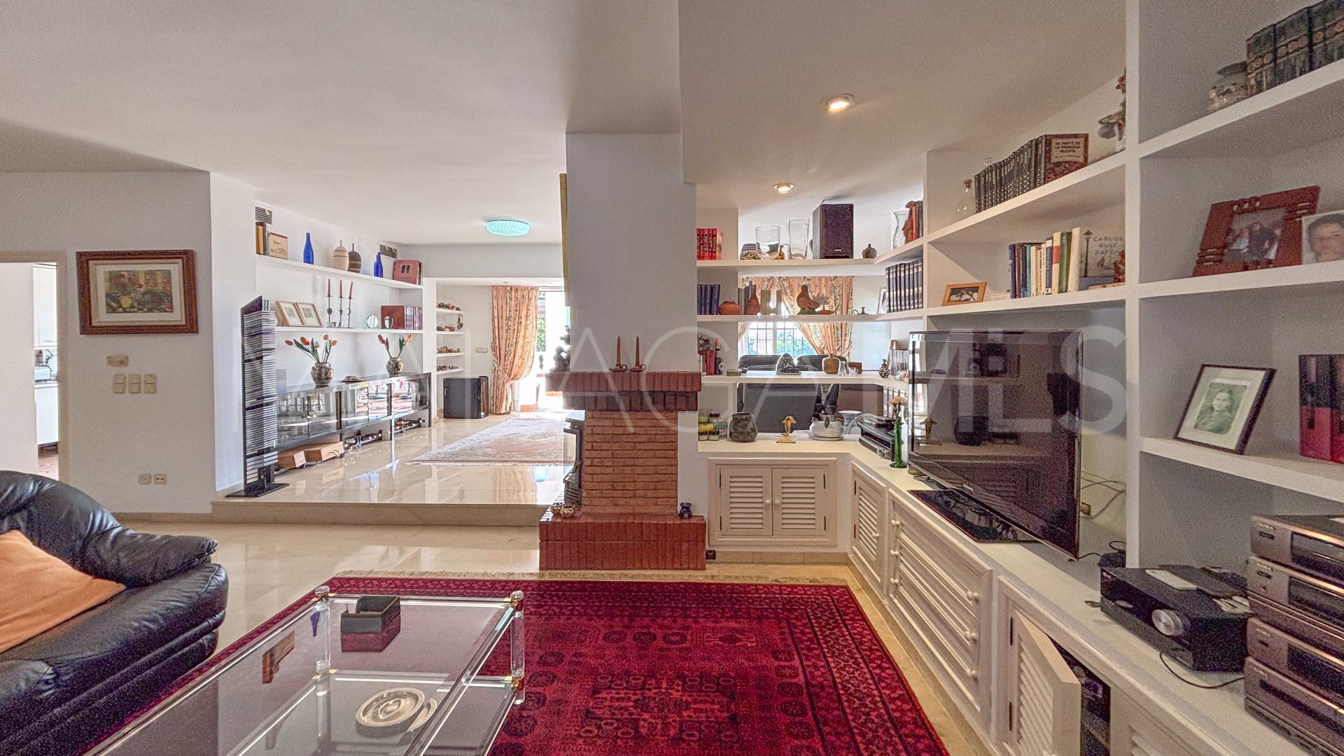 House for sale in Valdeolletas