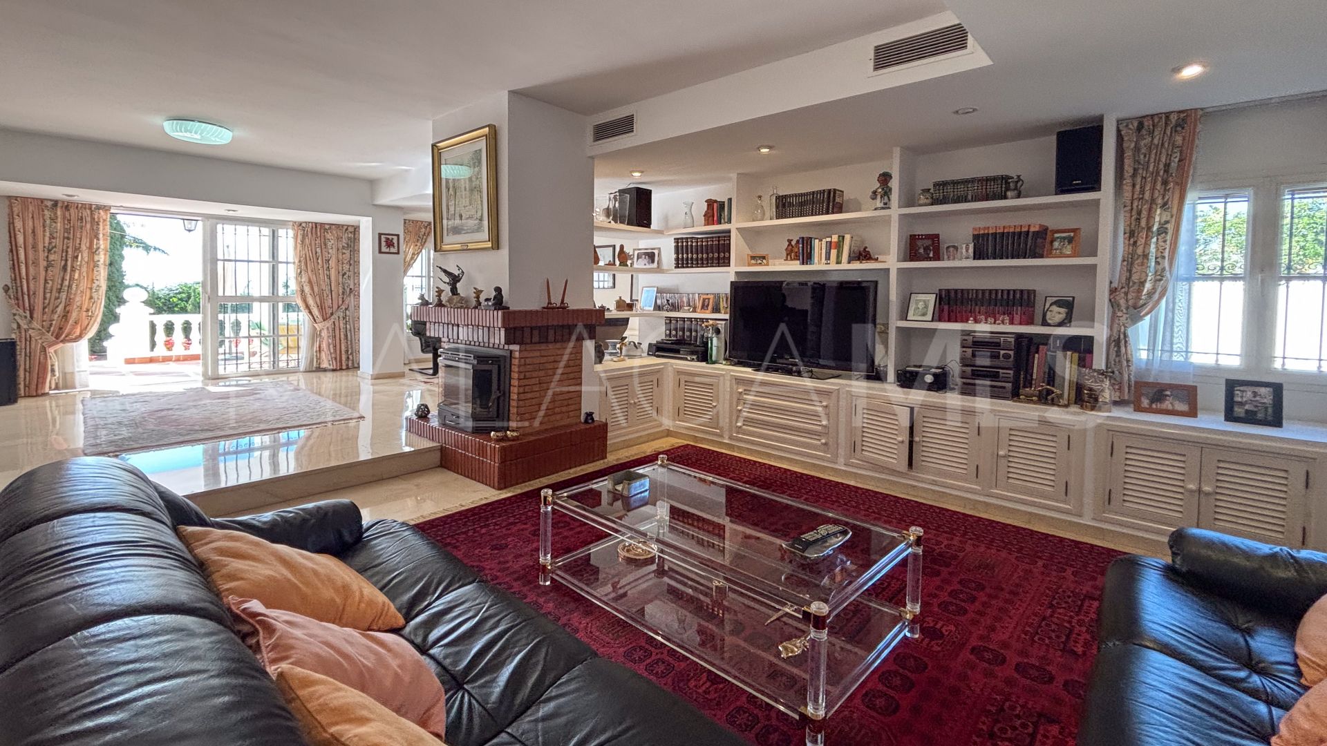 House for sale in Valdeolletas