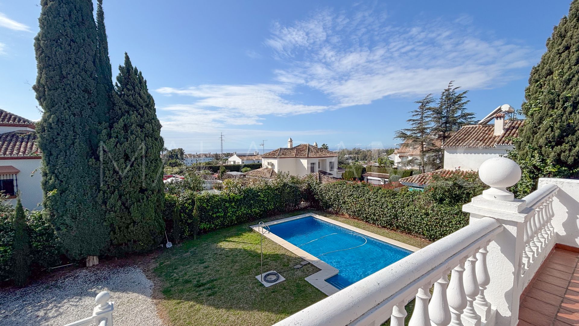 House for sale in Valdeolletas