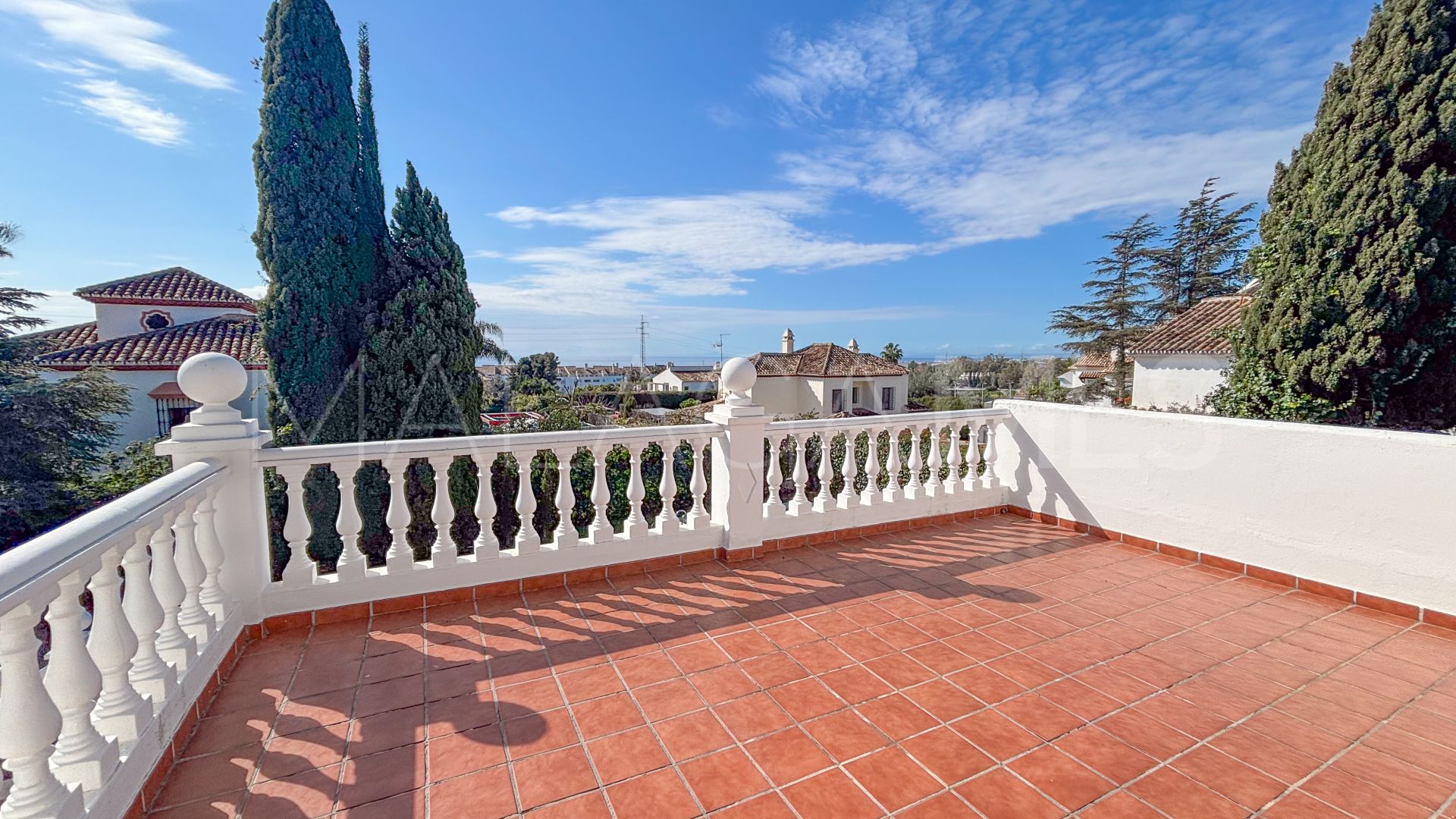 House for sale in Valdeolletas