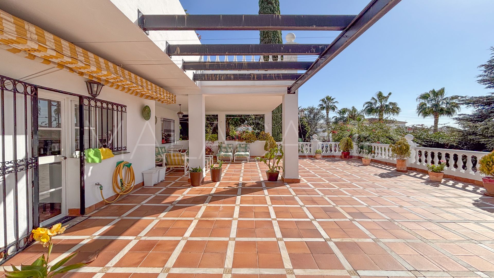 House for sale in Valdeolletas
