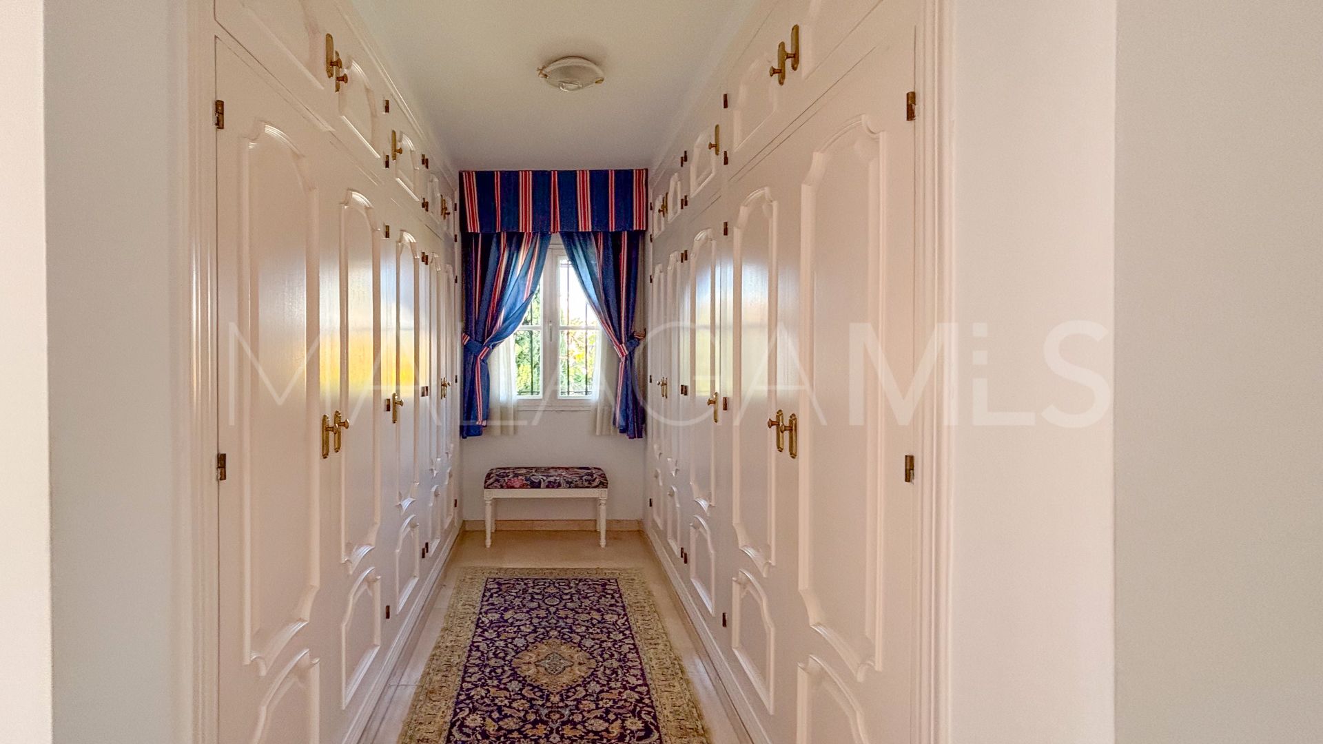 House for sale in Valdeolletas