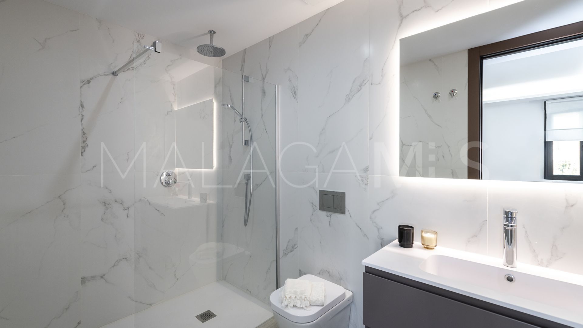 Wohnung for sale in Marbella - Puerto Banus