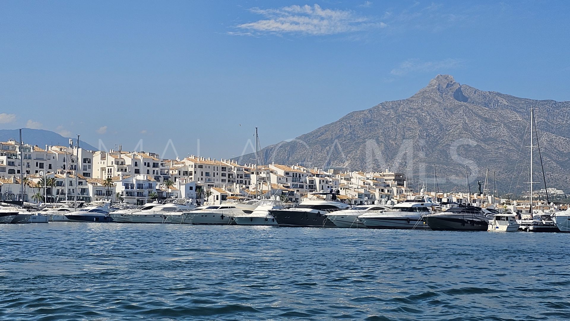 Wohnung for sale in Marbella - Puerto Banus