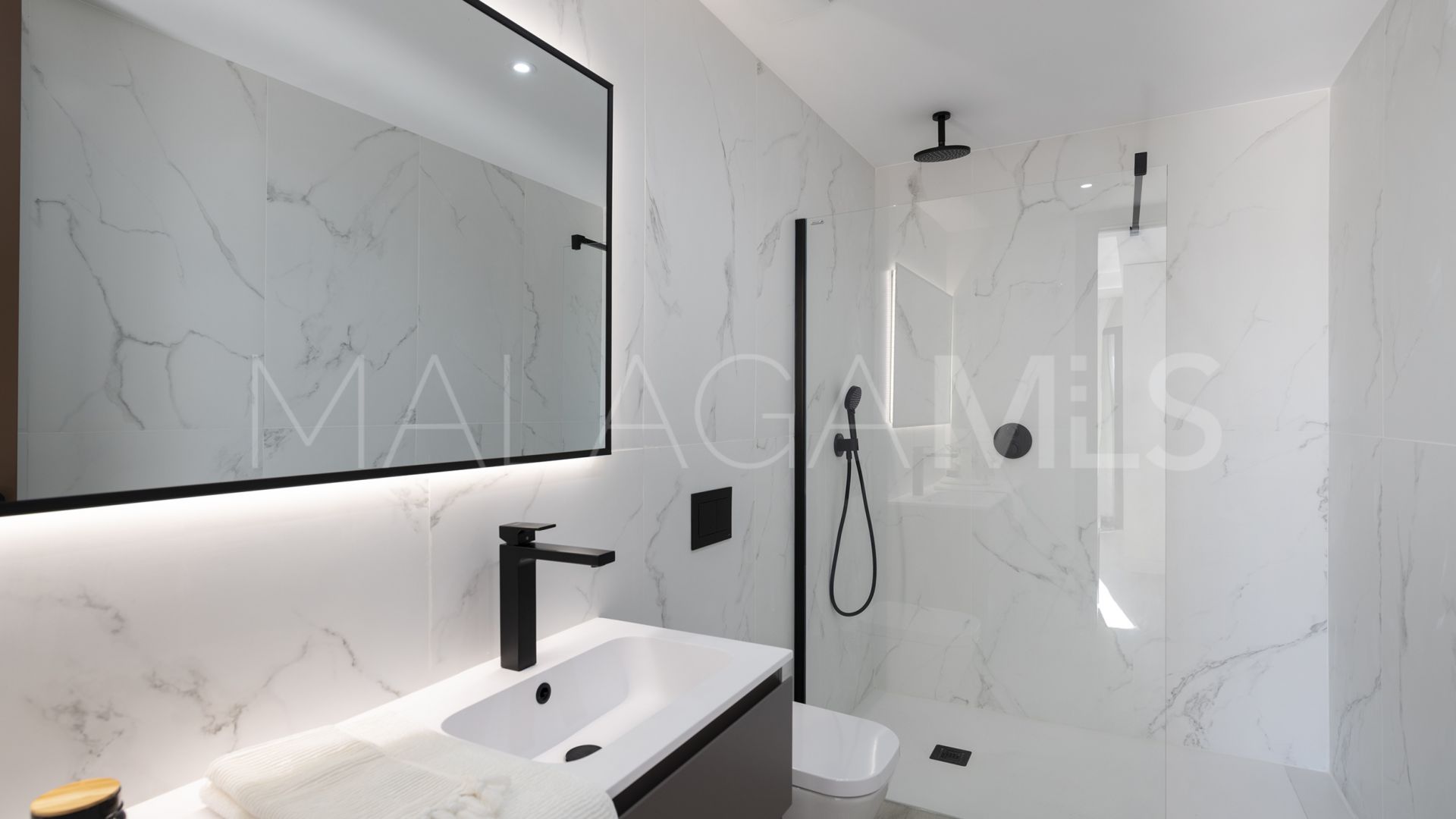 Wohnung for sale in Marbella - Puerto Banus