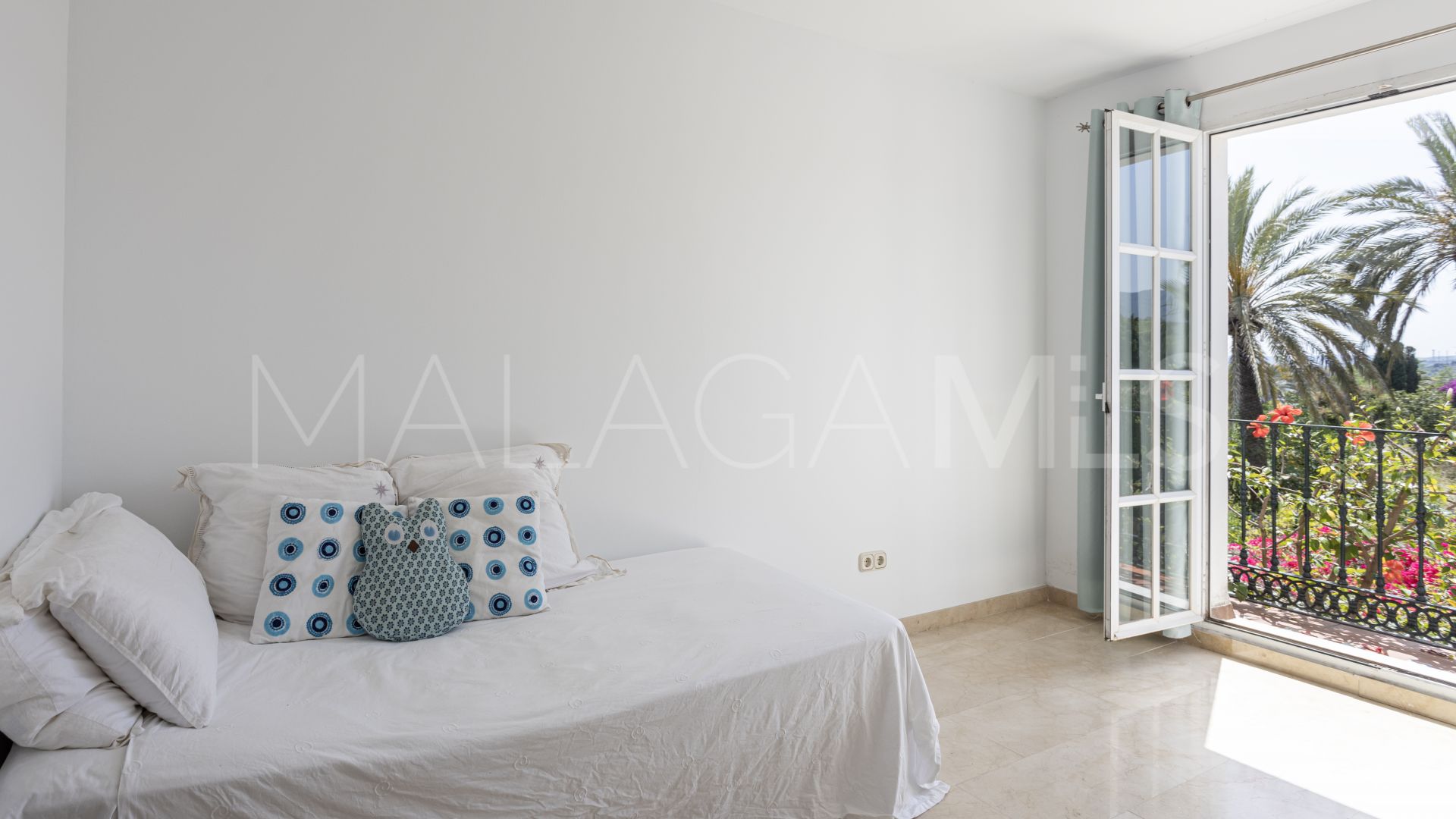 4 bedrooms Estepona East town house for sale