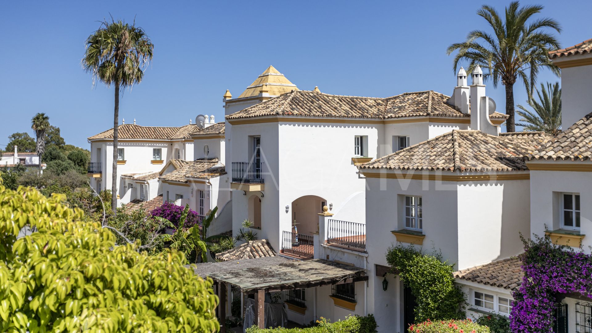 4 bedrooms Estepona East town house for sale