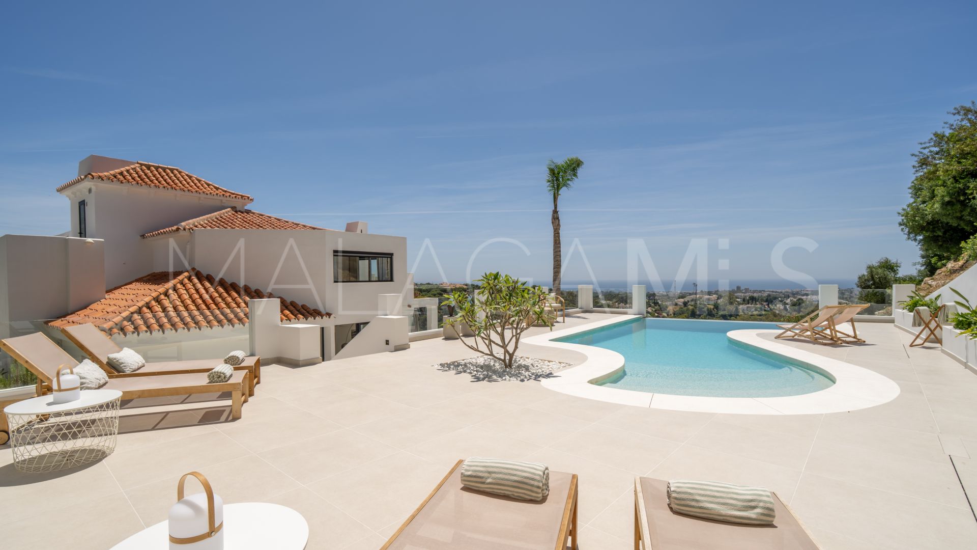 Chalet for sale in Nueva Andalucia