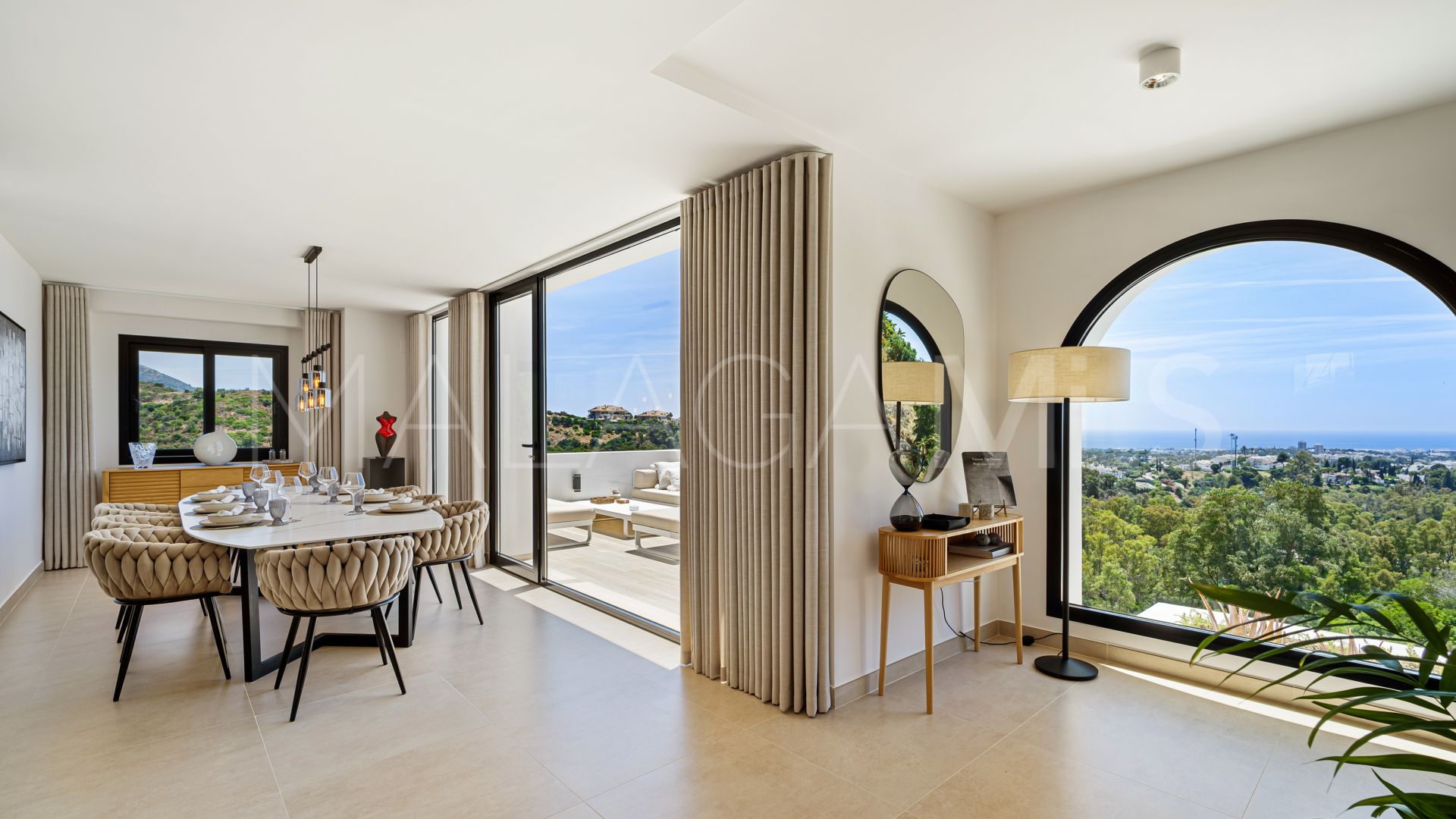 Chalet for sale in Nueva Andalucia