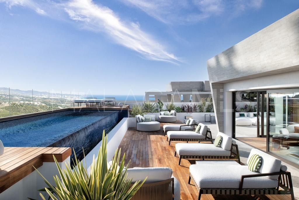 Duplex for sale in Marbella Golden Mile