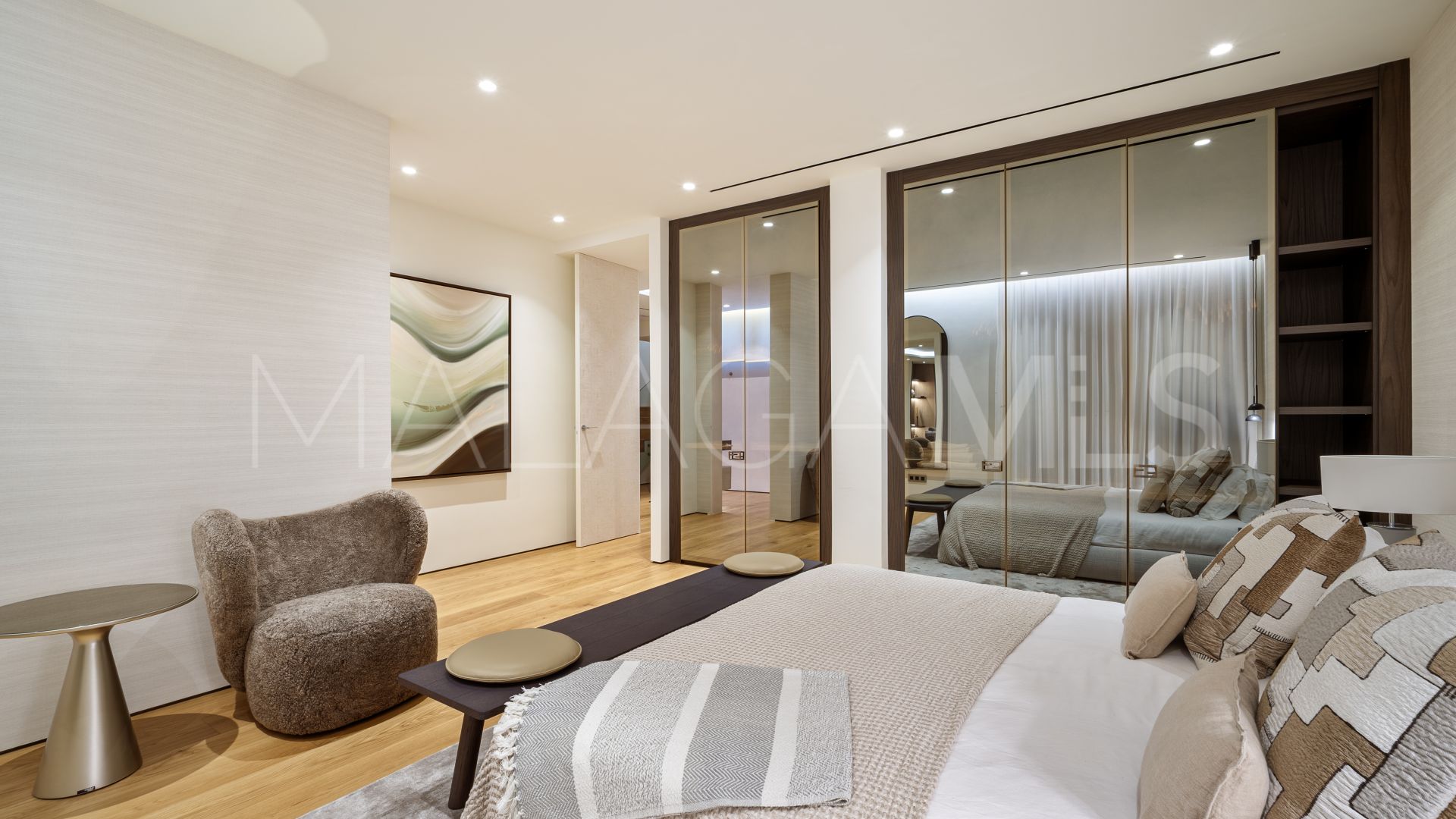 Duplex for sale in Marbella Golden Mile