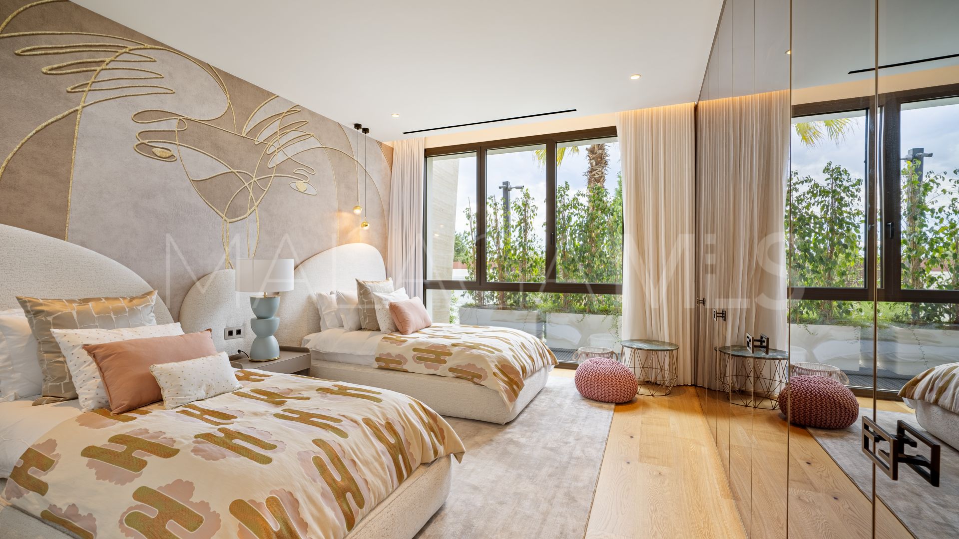 Duplex for sale in Marbella Golden Mile