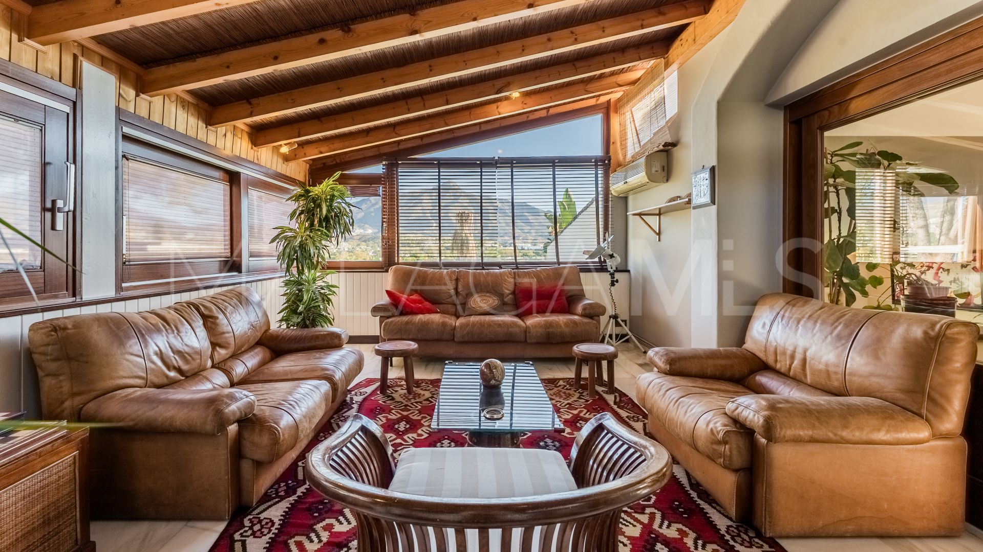 Villa for sale in Las Brisas