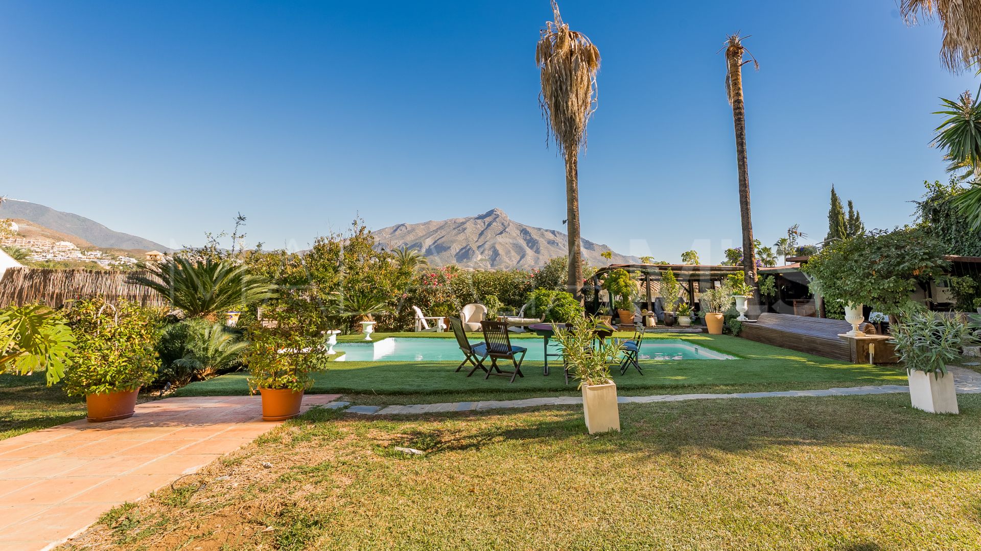 Villa for sale in Las Brisas