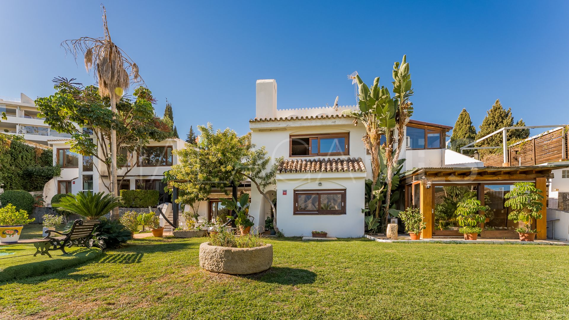 Villa for sale in Las Brisas