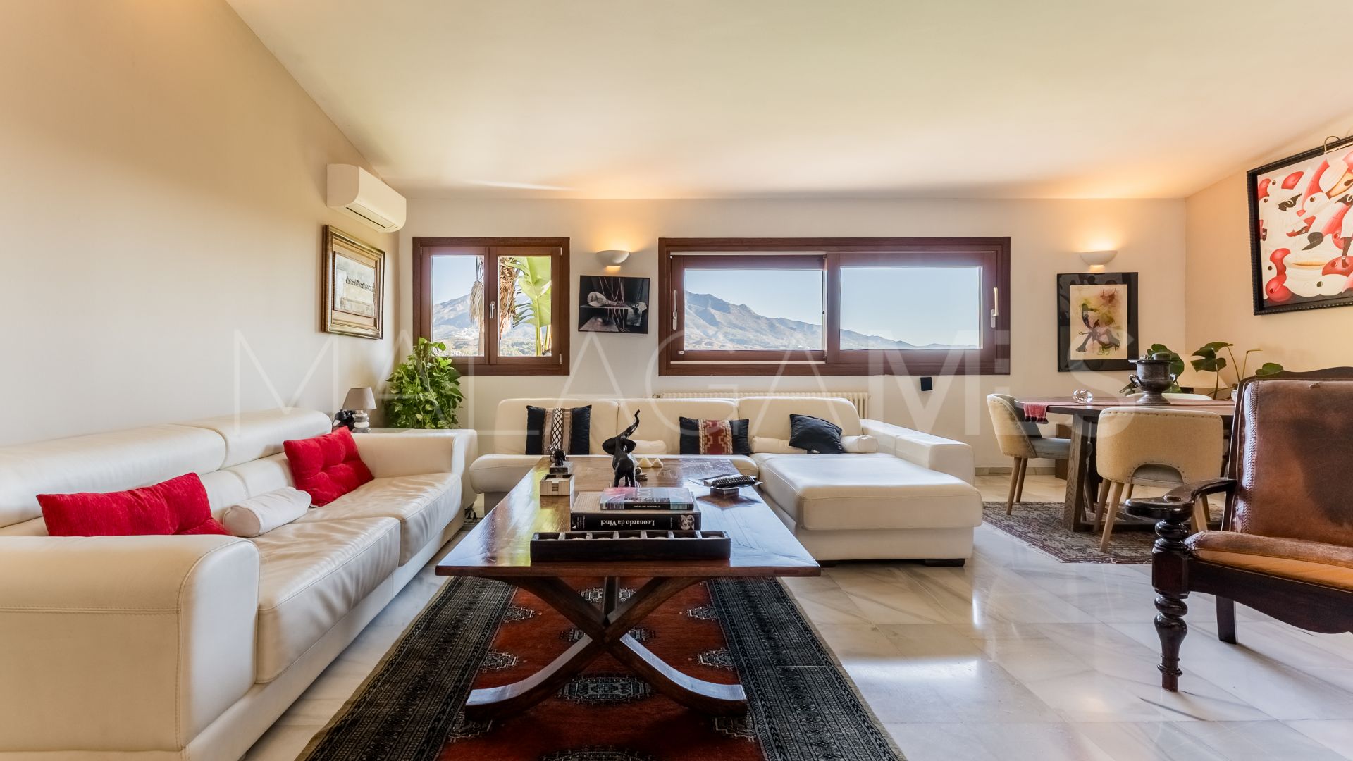 Villa for sale in Las Brisas