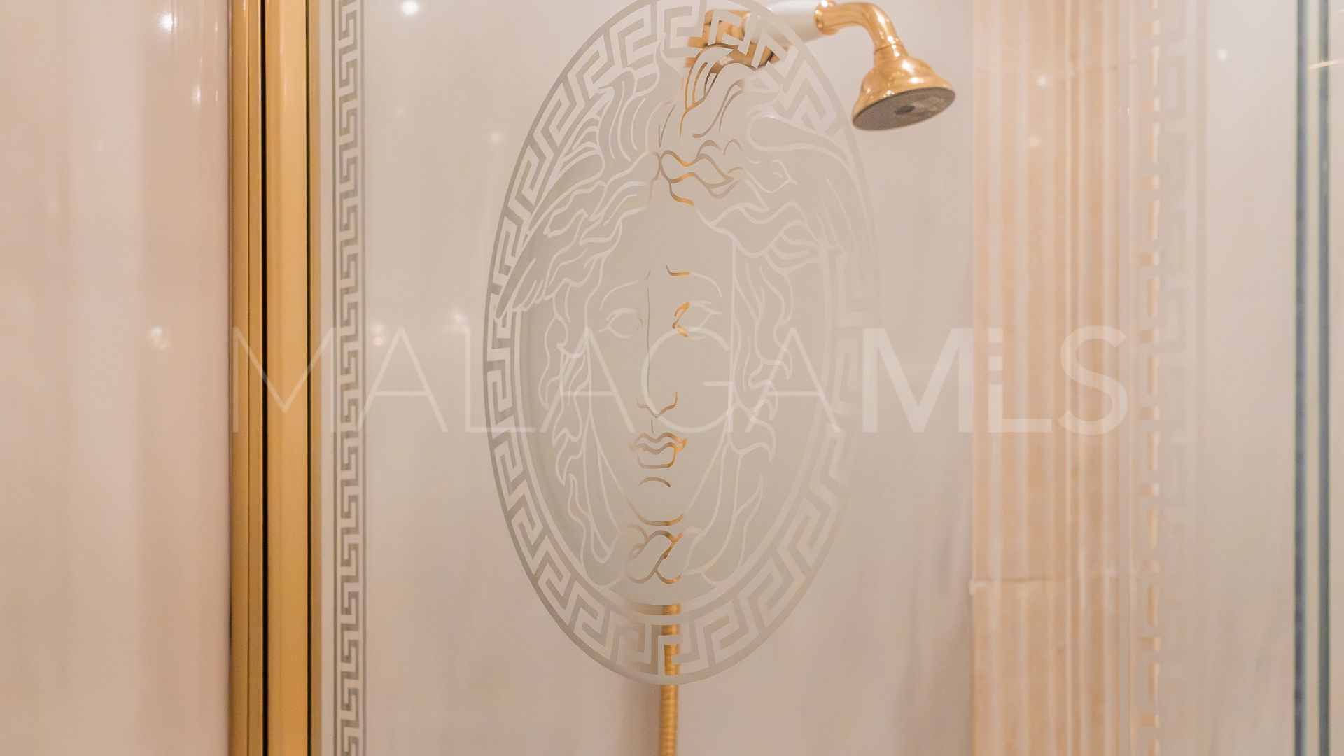 Villa for sale in Guadalmina Alta